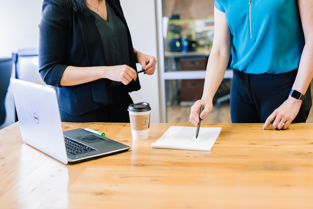 A calm, clear support partner for accounting software problems.